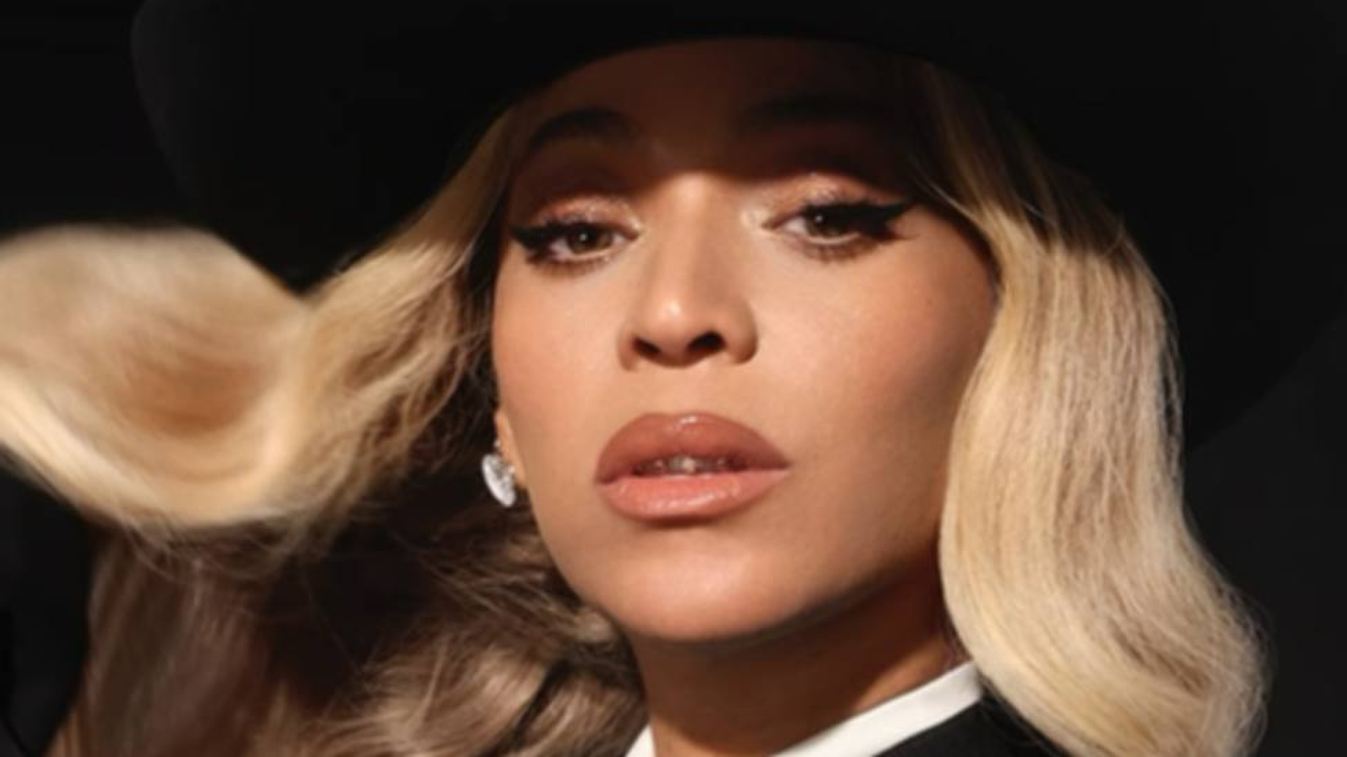 ¿Se ha equivocado Beyoncé al escribir el nombre de su último disco?: te ...