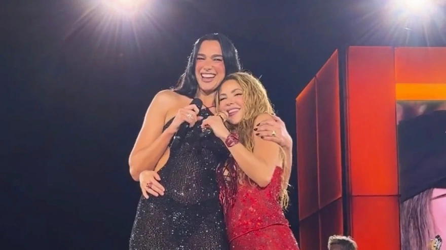 Shakira y Dua Lipa cantan 'Antología en Madrid